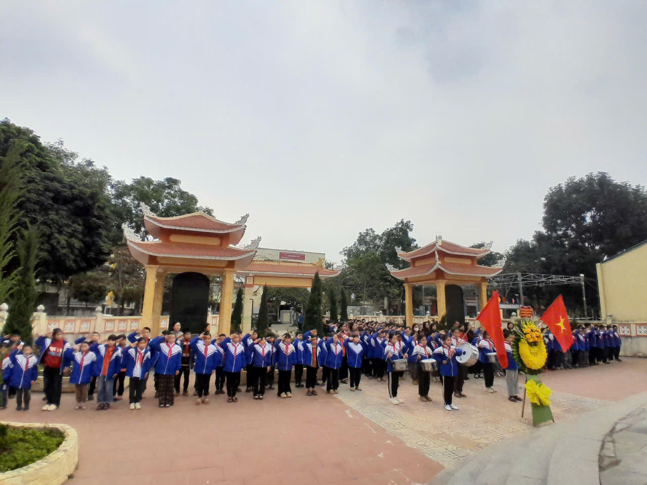 Anh-tin-bai